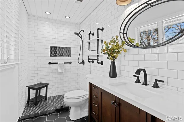 $450,000 | 17 Denzel Drive, Greenville, IL 62246