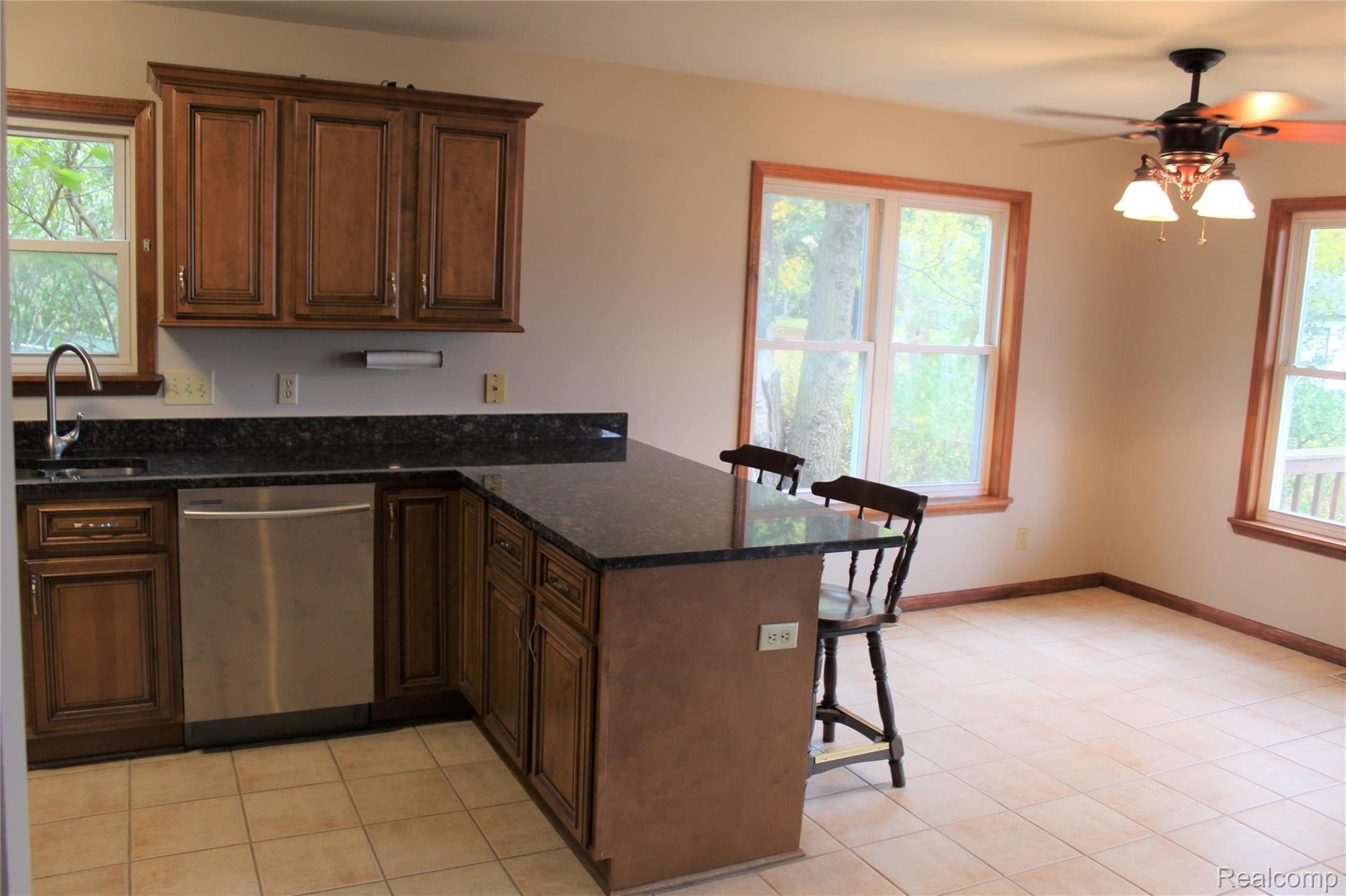 3371 North Center Road Flint, MI 48506 - Photo 13 of 35 IMG_9176.JPG