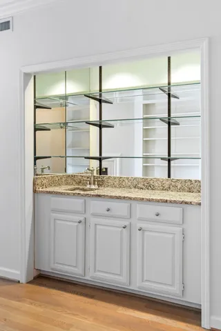 $595,000 | 3818 West End Avenue, Unit 103, Nashville, TN 37205