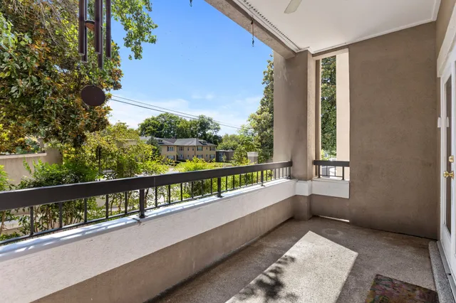 $595,000 | 3818 West End Avenue, Unit 103, Nashville, TN 37205