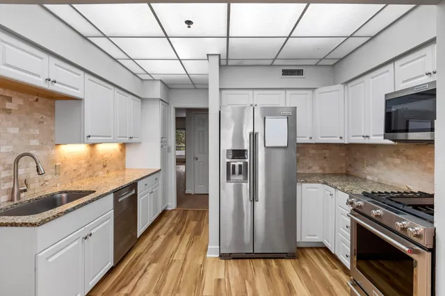 $595,000 | 3818 West End Avenue, Unit 103, Nashville, TN 37205