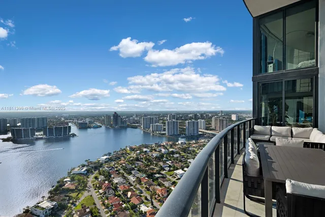 $5,850,000 | 18555 Collins Avenue, Unit 4603, Sunny Isles Beach, FL 33160