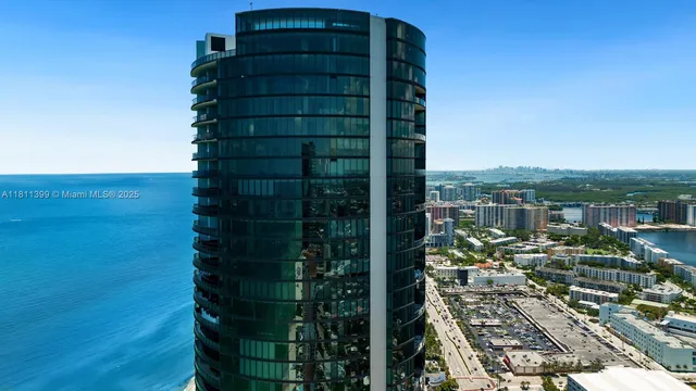 $5,850,000 | 18555 Collins Avenue, Unit 4603, Sunny Isles Beach, FL 33160