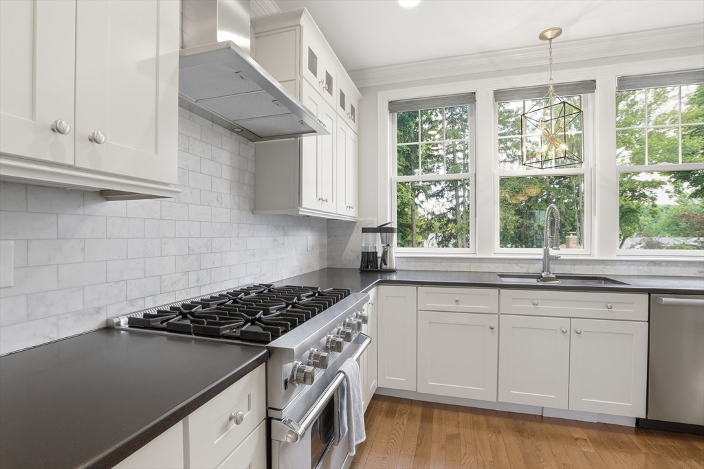 7 Howe Street Hingham, MA 02043 - Photo 9 of 41