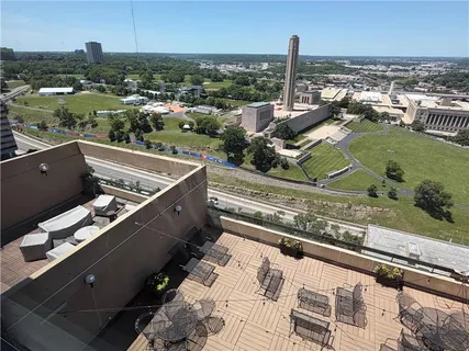 $750,000 | 2510 Grand Boulevard, Unit 3001, Kansas City, MO 64108
