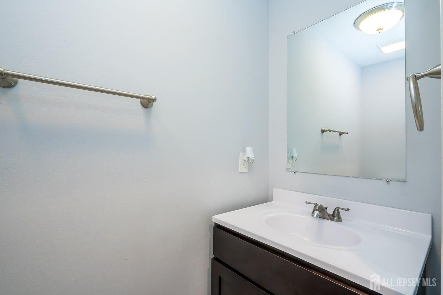 1413 Plymouth Road North Brunswick, NJ 08902 - Photo 13 of 35