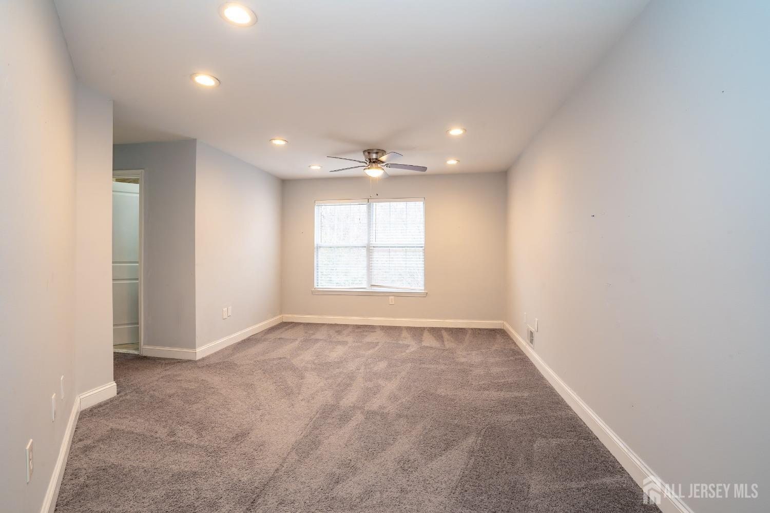 1413 Plymouth Road North Brunswick, NJ 08902 - Photo 15 of 35