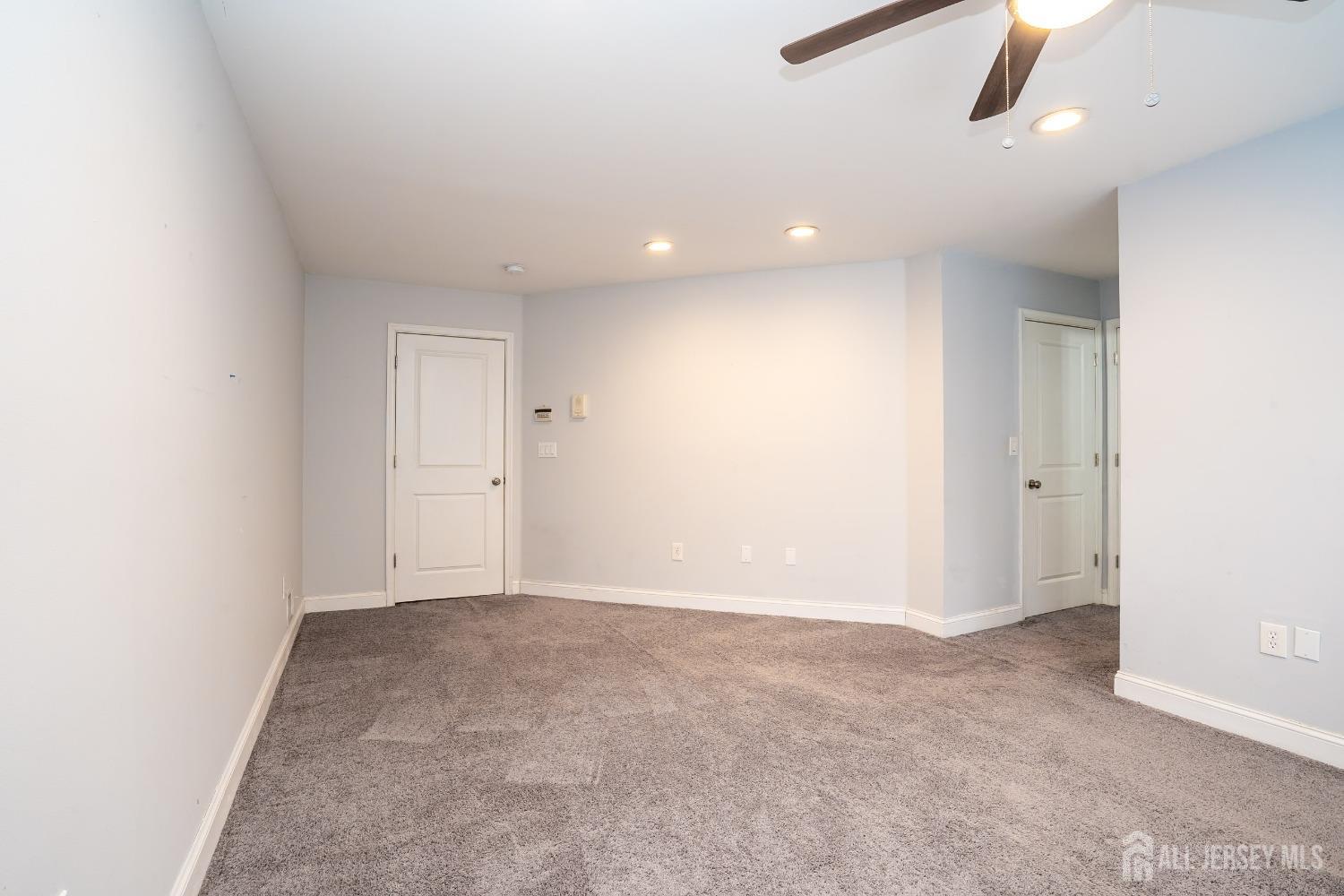 1413 Plymouth Road North Brunswick, NJ 08902 - Photo 17 of 35