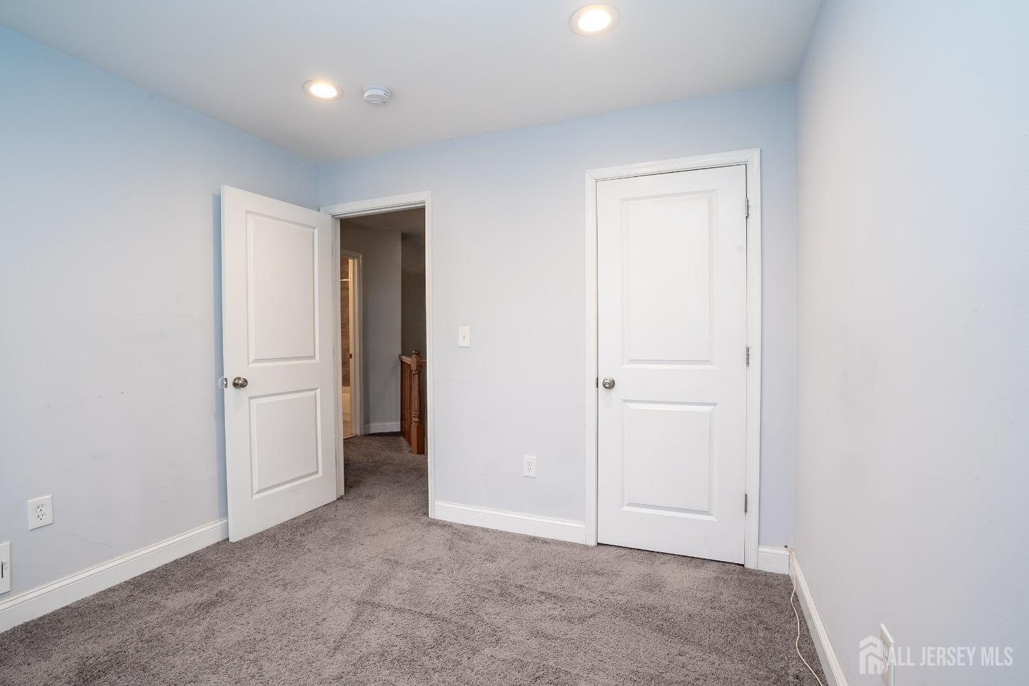 1413 Plymouth Road North Brunswick, NJ 08902 - Photo 22 of 35