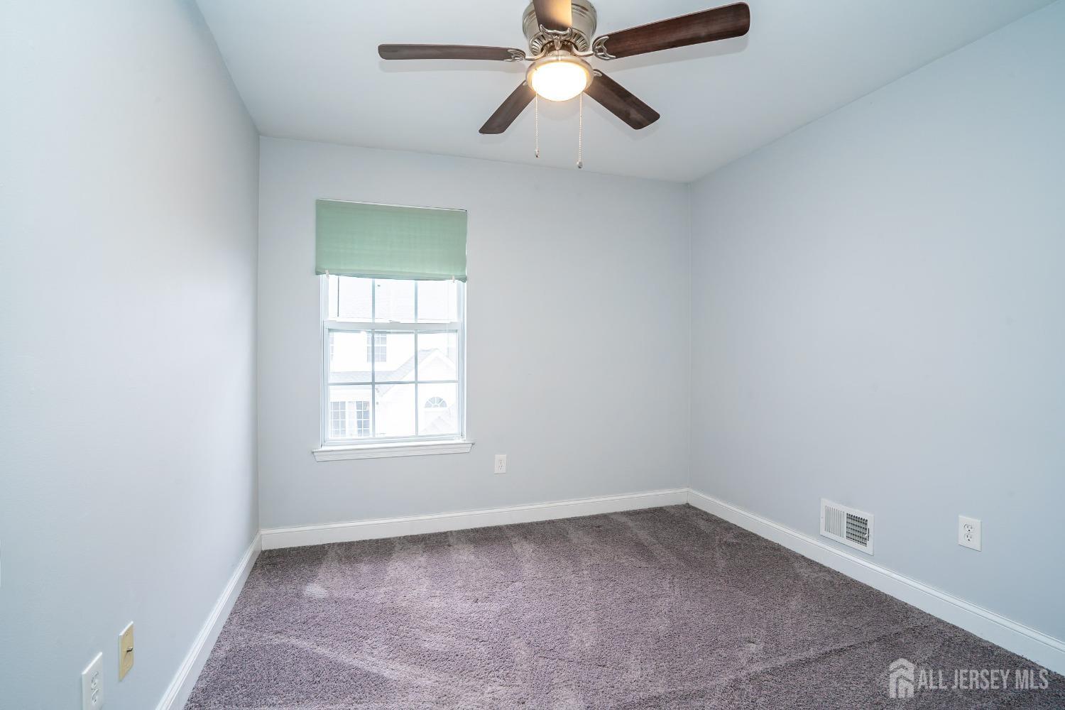 1413 Plymouth Road North Brunswick, NJ 08902 - Photo 23 of 35