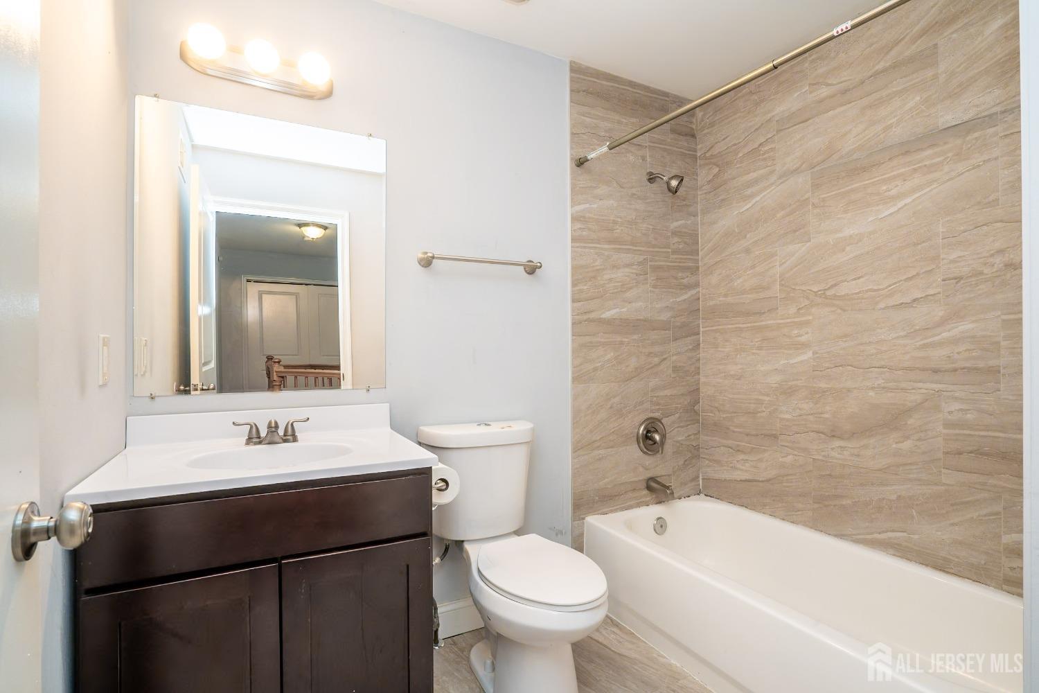 1413 Plymouth Road North Brunswick, NJ 08902 - Photo 25 of 35