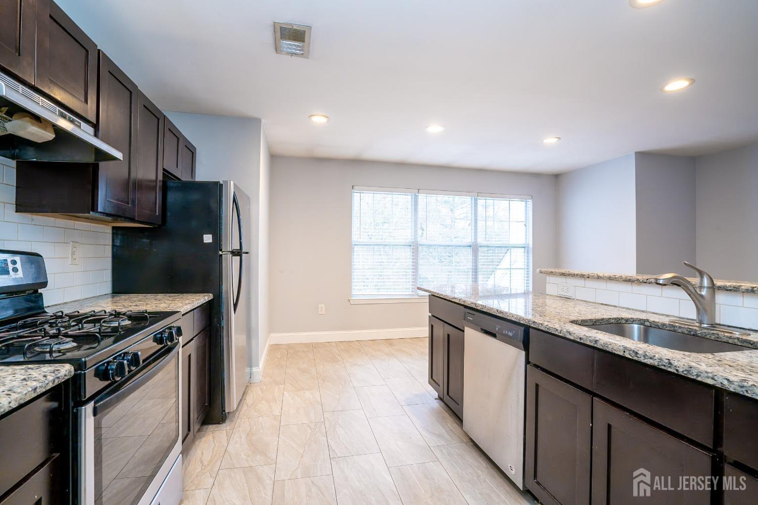 1413 Plymouth Road North Brunswick, NJ 08902 - Photo 6 of 35