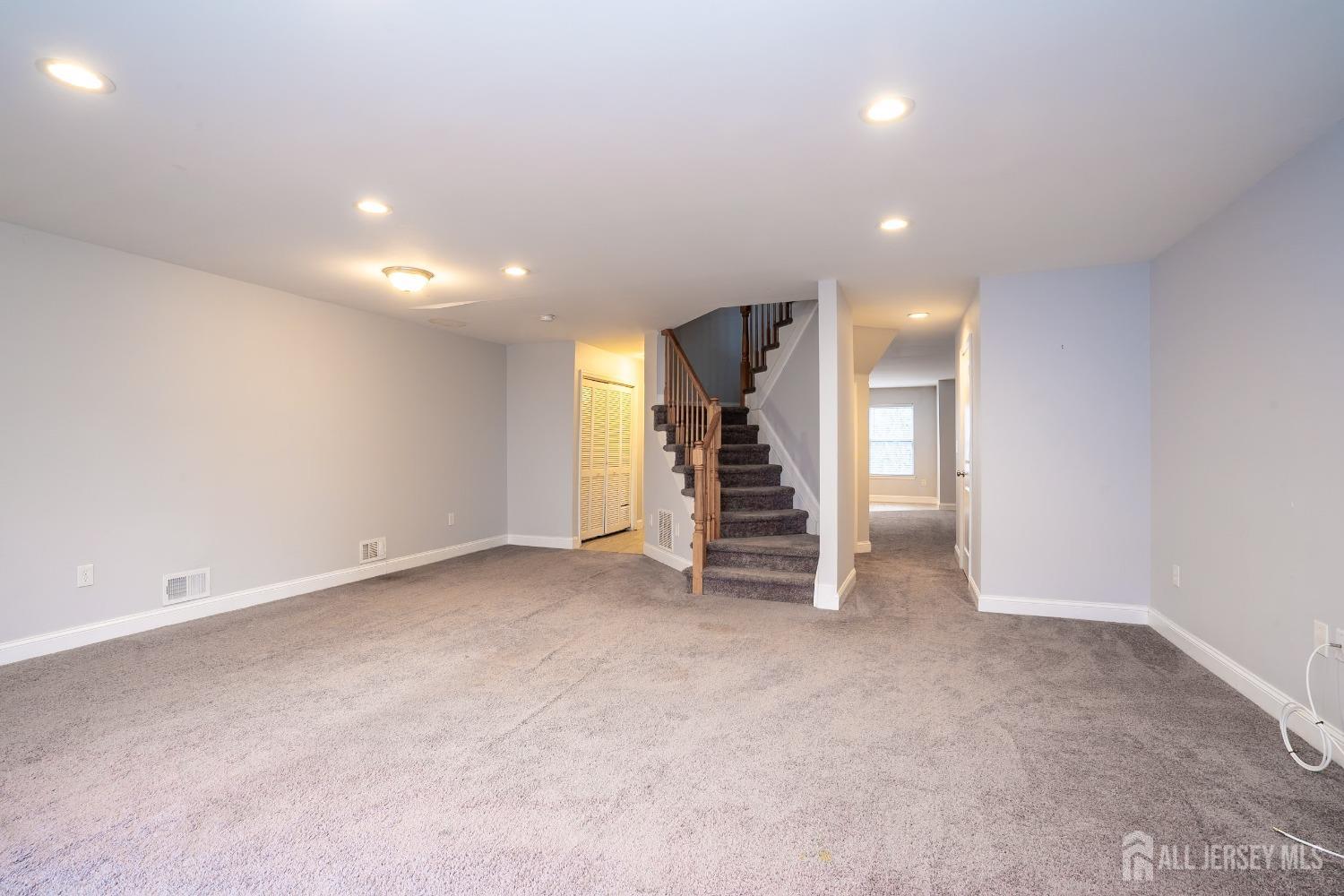 1413 Plymouth Road North Brunswick, NJ 08902 - Photo 7 of 35