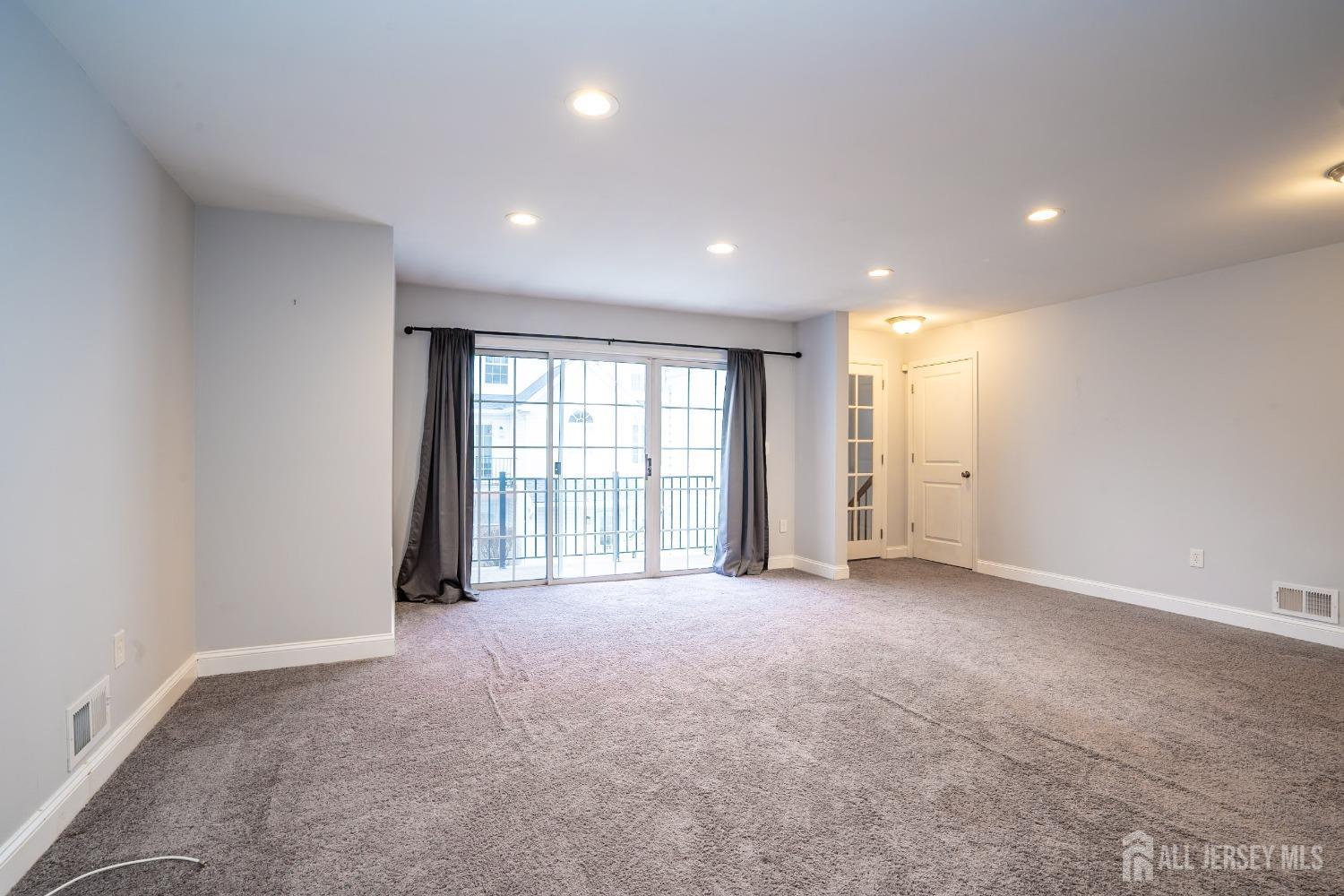 1413 Plymouth Road North Brunswick, NJ 08902 - Photo 10 of 35