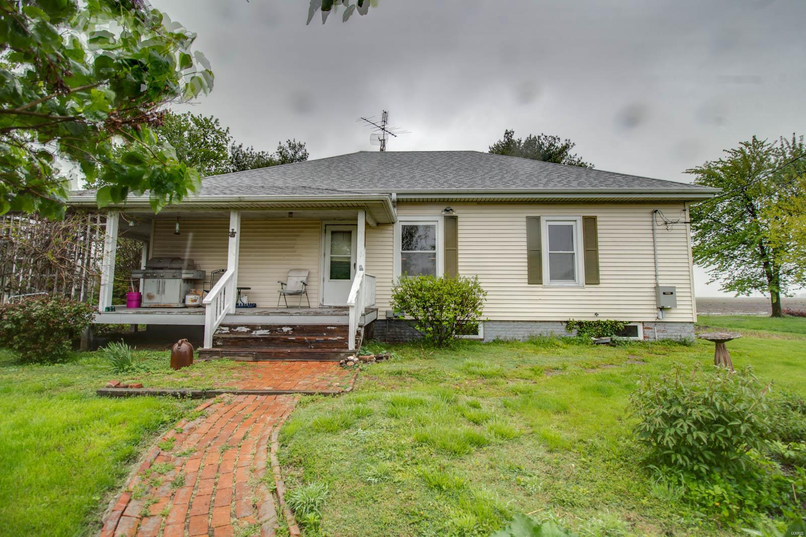 23698 State Rte 4 Carlinville, IL 62626 - Photo 2 of 27