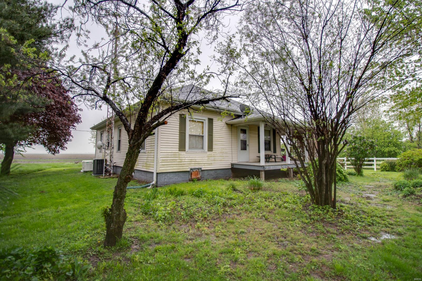 23698 State Rte 4 Carlinville, IL 62626 - Photo 5 of 27