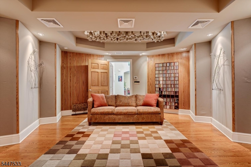 4 Edgewood Road Edison, NJ 08820 - Photo 19 of 45