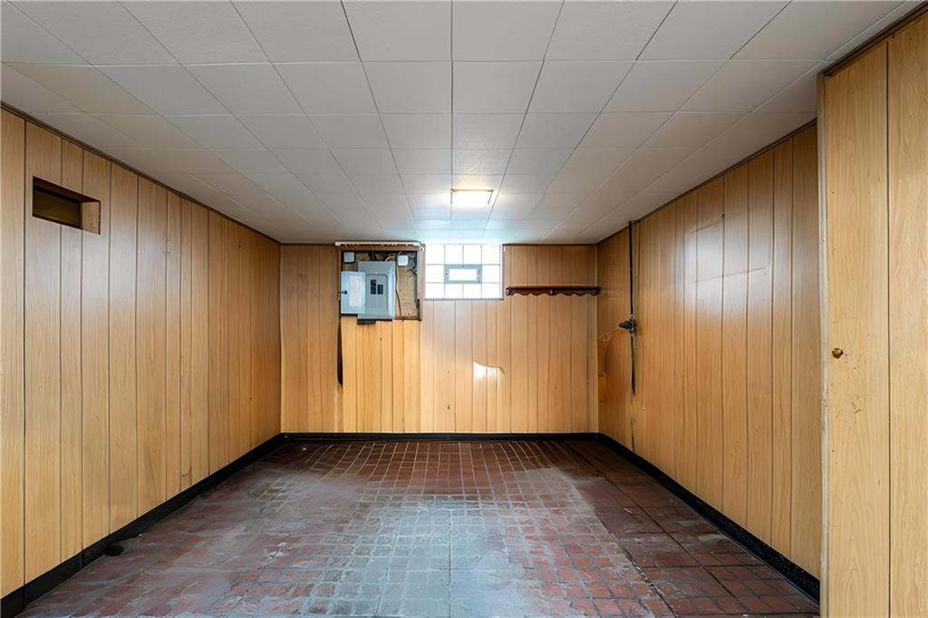 523 Beulah Road Pittsburgh, PA 15235 - Photo 25 of 36 a view of empty room with wooden floor