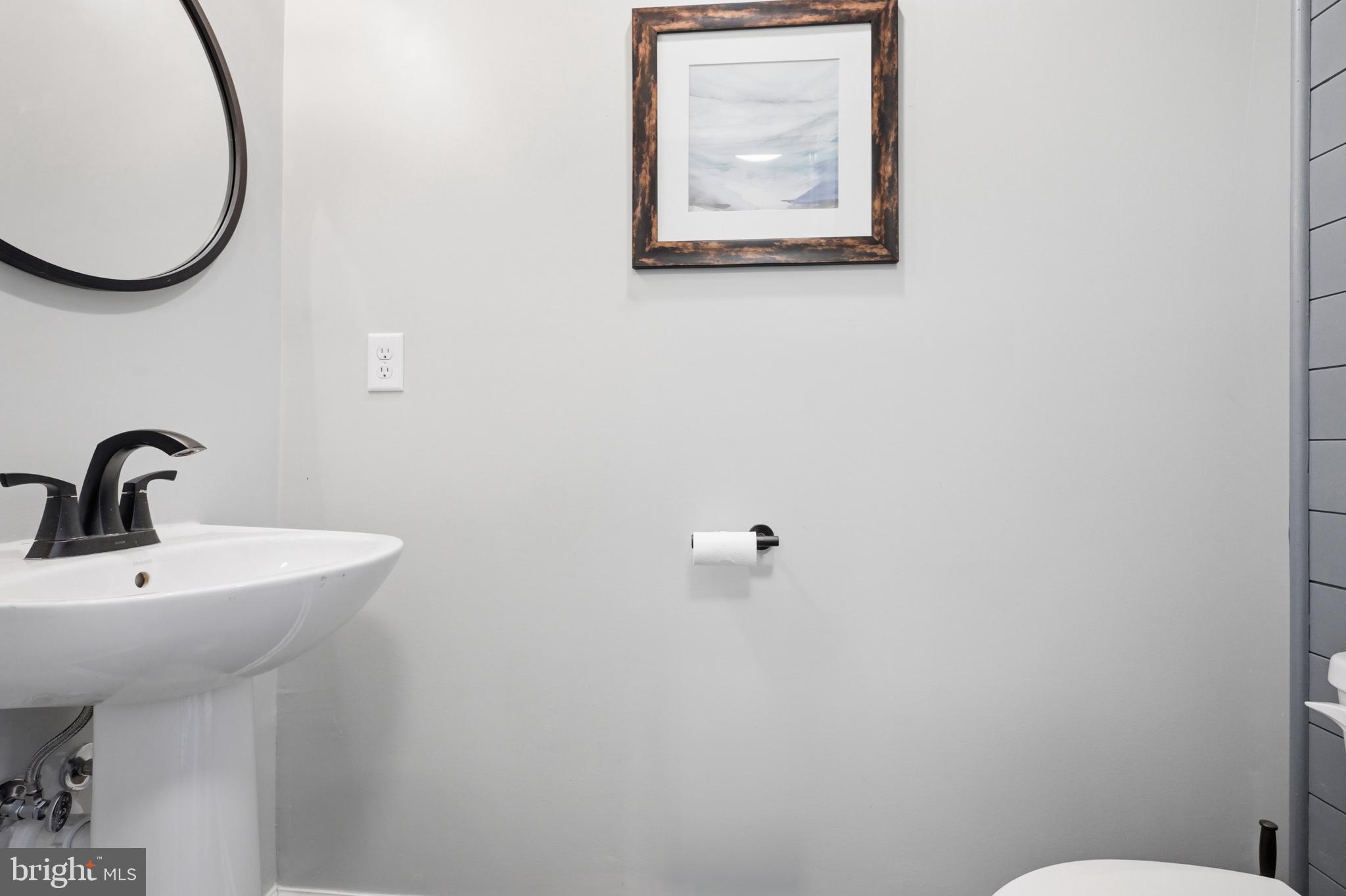 1072 Bear Road New Castle, DE 19720 - Photo 13 of 32 Powder Room