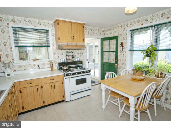 8586 Old Line Road Philadelphia, PA 19128 - Photo 11 of 25 Kitchen
