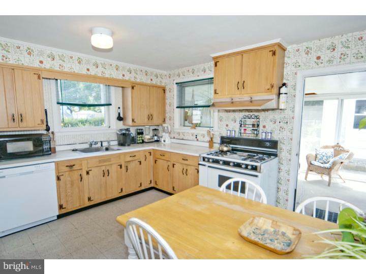 8586 Old Line Road Philadelphia, PA 19128 - Photo 12 of 25 Kitchen