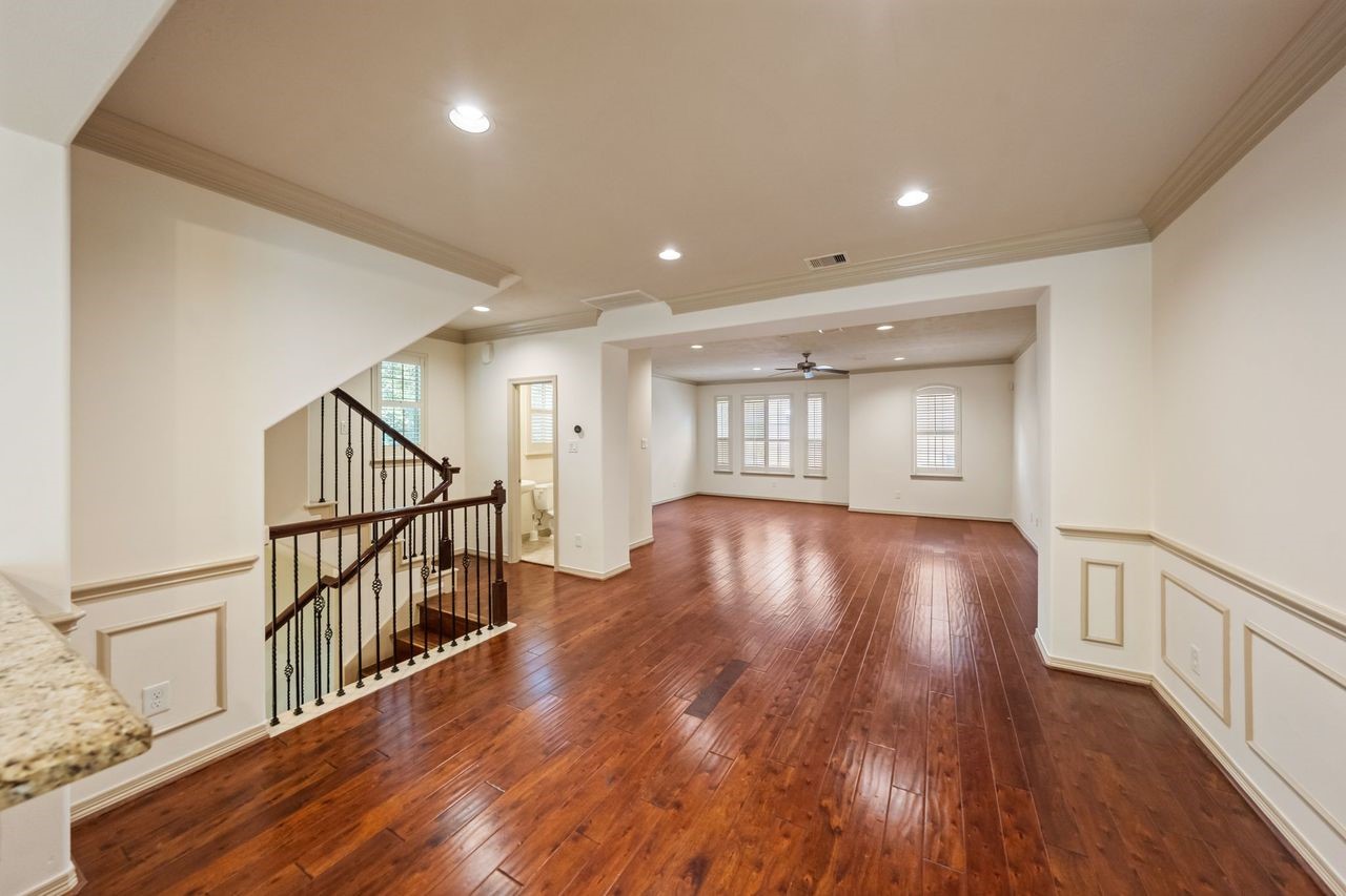 4018 Childress Street Houston, TX 77005 - Photo 7 of 20