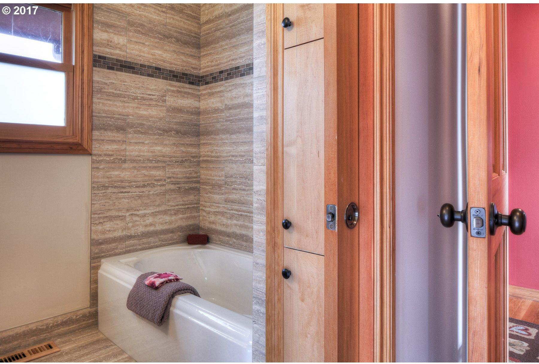 507 South Hillhurst Road, Unit 1 Ridgefield, WA 98642 - Photo 21 of 32 Gallery Image 21