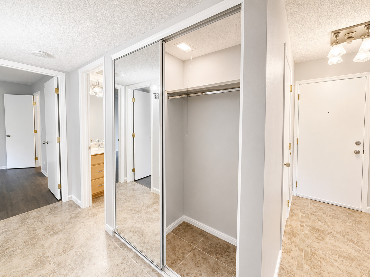 520 Biesterfield Road, Unit 209 Elk Grove Village, IL 60007 - Photo 17 of 31