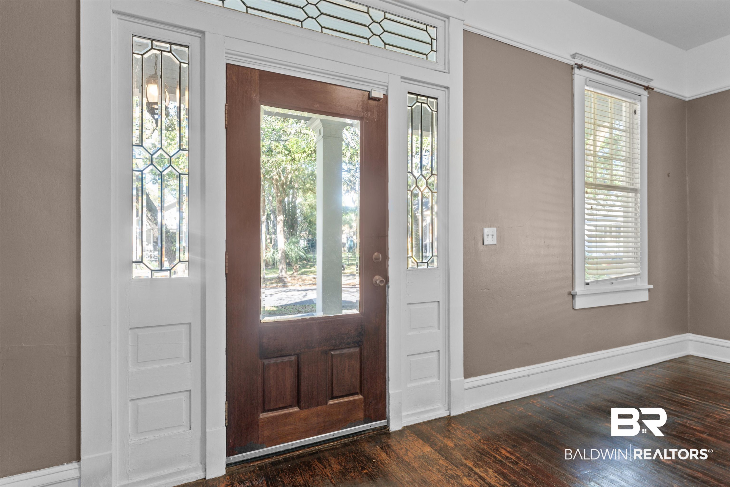21 Houston Street Mobile, AL 36606 - Photo 5 of 38