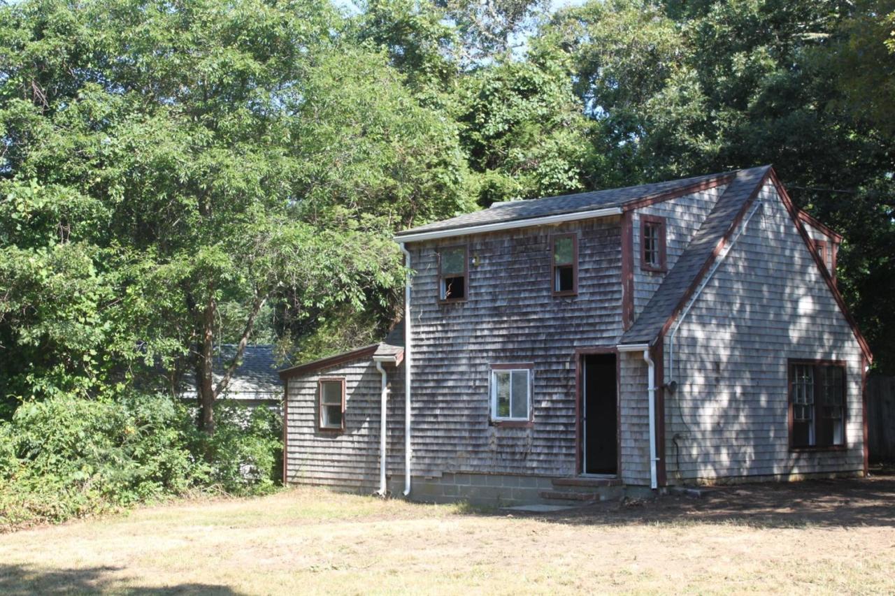 35 Oreo Lane Centerville, MA 02632 - Photo 11 of 11 front view of a house