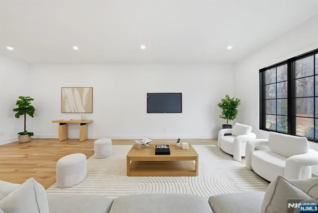 $1,749,000 | 5 Cedar Court, Demarest, NJ 07627