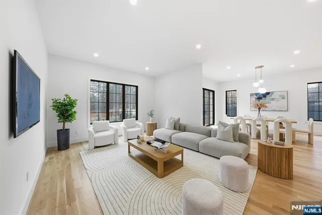 $1,749,000 | 5 Cedar Court, Demarest, NJ 07627