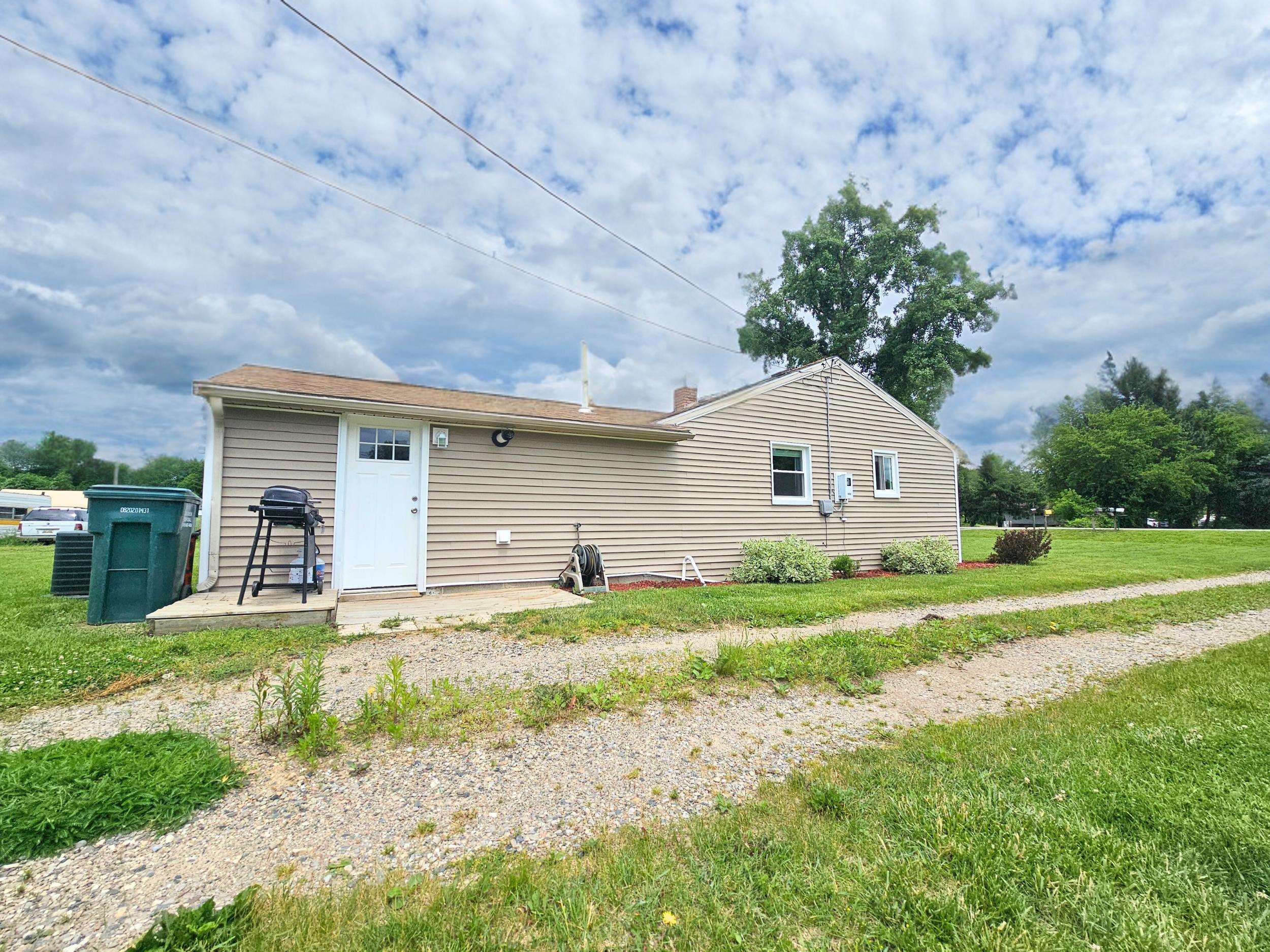 195 North Maple Leaf Road Lapeer, MI 48446 - Photo 27 of 27 50149001-2a827495-9dc8-4f9f-83da-f03d895af4cb.JPG