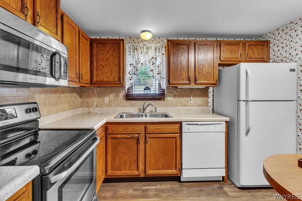 4755 Chestnut Ridge Road, Unit 9 Amherst, NY 14228 - Photo 16 of 46 Nice size kitchen with all appliances included