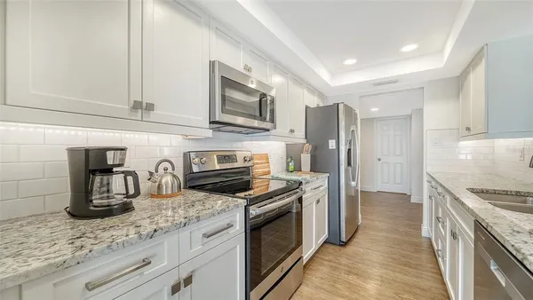 $2,200 | 3017 Willow Green Drive, Unit 18, Sarasota, FL 34235