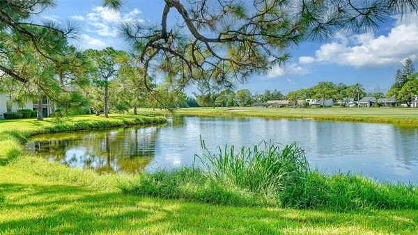 $2,200 | 3017 Willow Green Drive, Unit 18, Sarasota, FL 34235