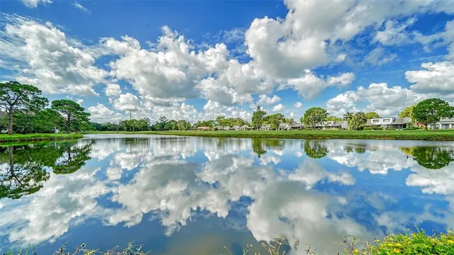 $2,100 | 3017 Willow Green Drive, Unit 18, Sarasota, FL 34235