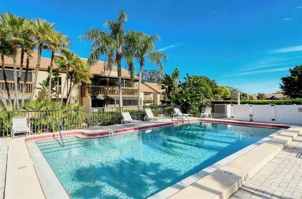 $2,200 | 3017 Willow Green Drive, Unit 18, Sarasota, FL 34235