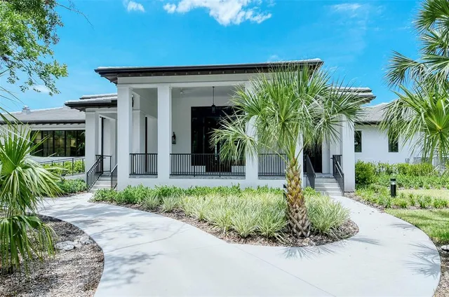 $2,100 | 3017 Willow Green Drive, Unit 18, Sarasota, FL 34235