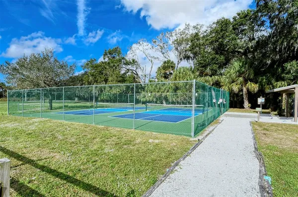 $2,200 | 3017 Willow Green Drive, Unit 18, Sarasota, FL 34235