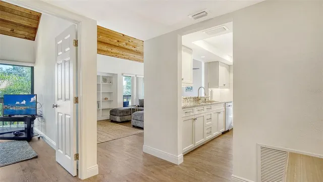 $2,100 | 3017 Willow Green Drive, Unit 18, Sarasota, FL 34235