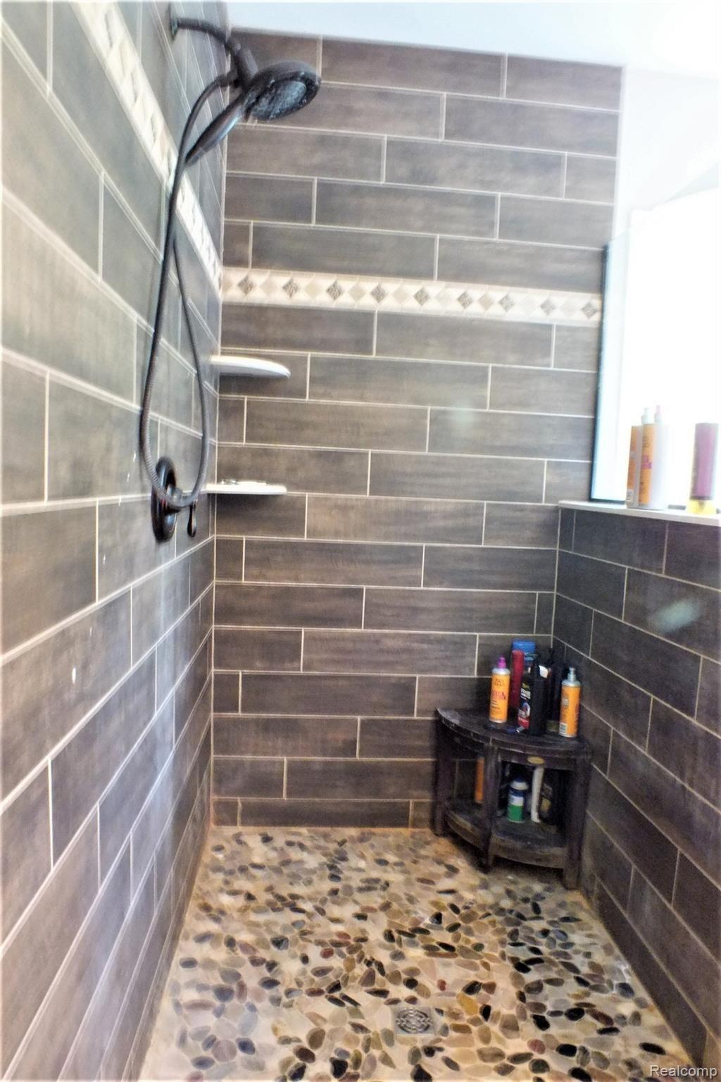 3428 Beck Road Howell, MI 48843 - Photo 15 of 22 DSCF7050 - Copy - Copy (2).JPG