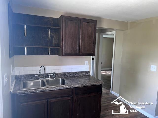 978 Division Street Adrian, MI 49221 - Photo 19 of 25