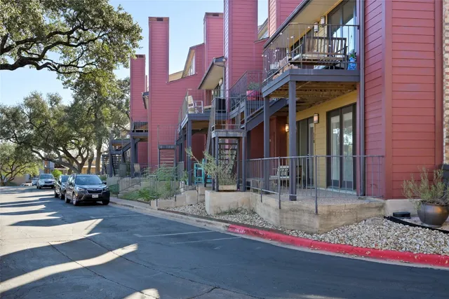 a building on the side of a building