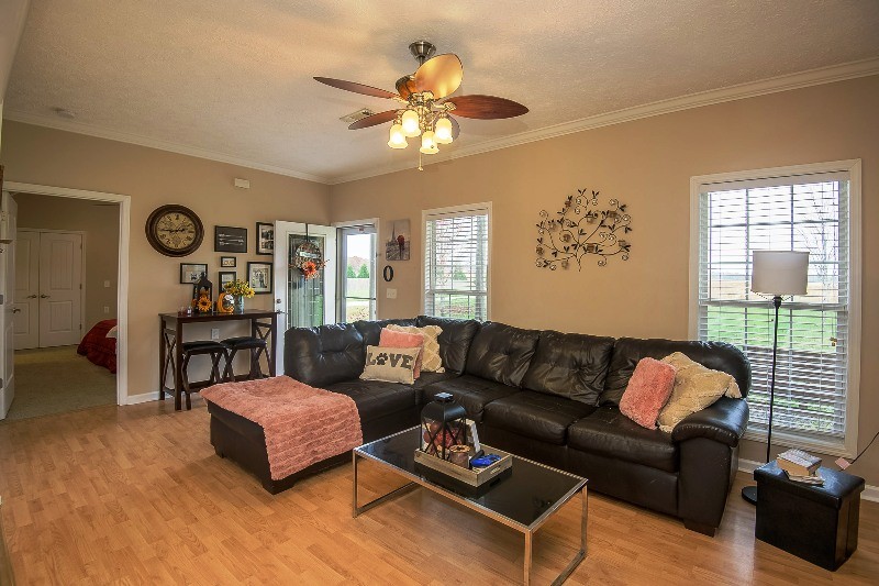987 Boynton Valley Road Manchester, TN 37355 - Photo 6 of 38 a living room with furniture and a large window