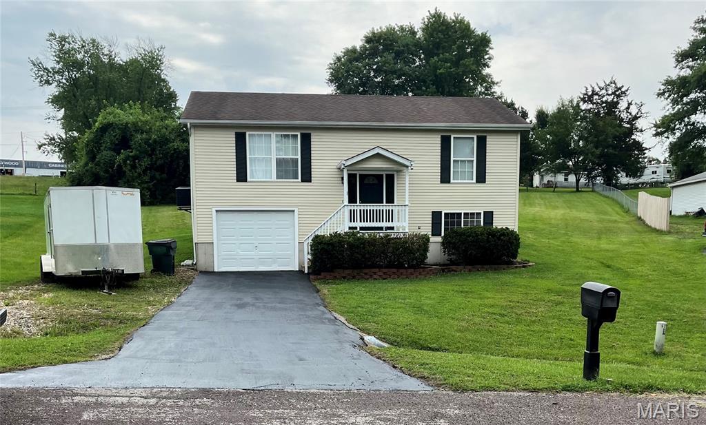 6224 Yellow Brick Road Washington, MO 63090 - Photo 1 of 39 Gallery Image 1