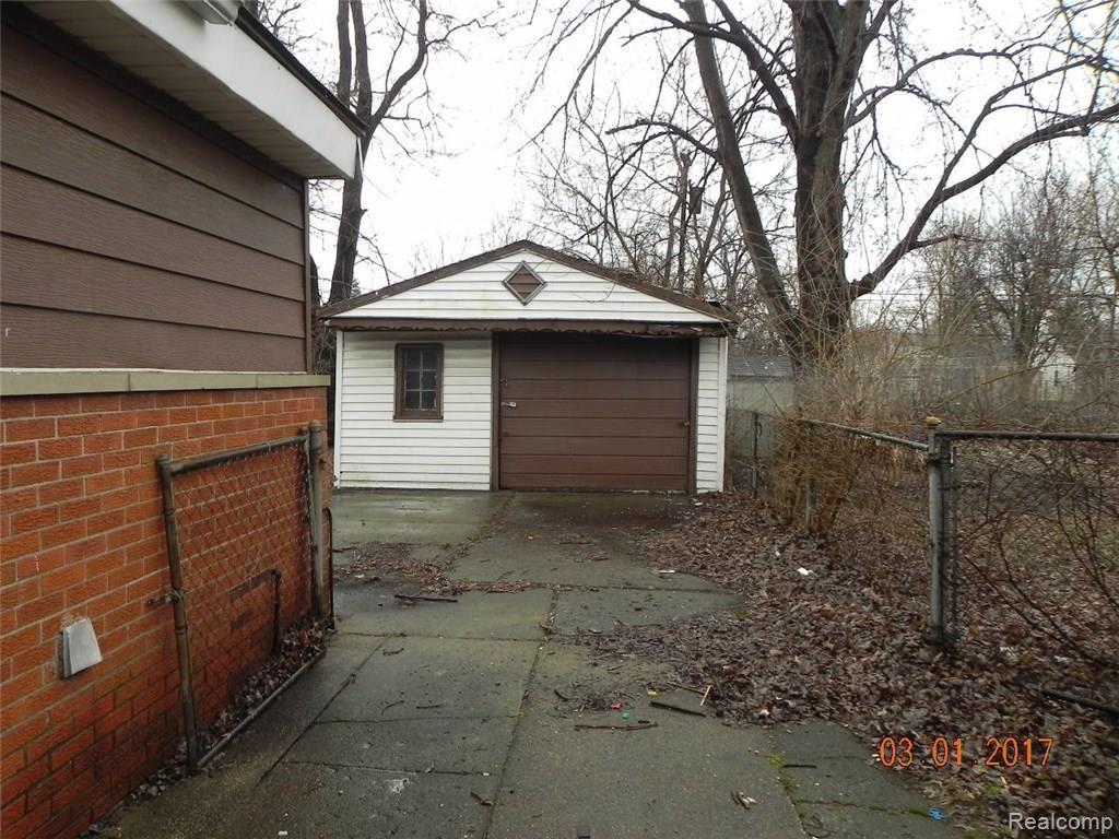 2159 Spring Hill Avenue Inkster, MI 48141 - Photo 2 of 9 DSCN0644.JPG