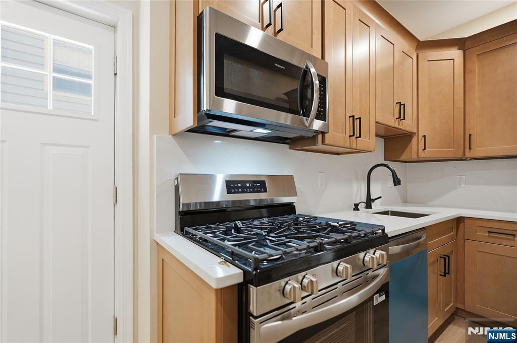 30 Edison Street Bloomfield, NJ 07003 - Photo 3 of 44