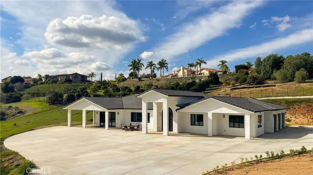 $1,995,000 | 2027 VÃa Monserate, Fallbrook, CA 92028