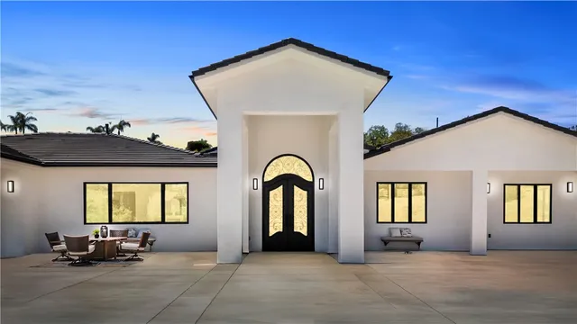 $1,995,000 | 2027 VÃa Monserate, Fallbrook, CA 92028